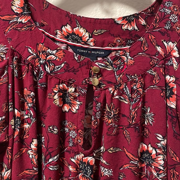 Floral Tommy Hilfiger Top! - Picture 2 of 11